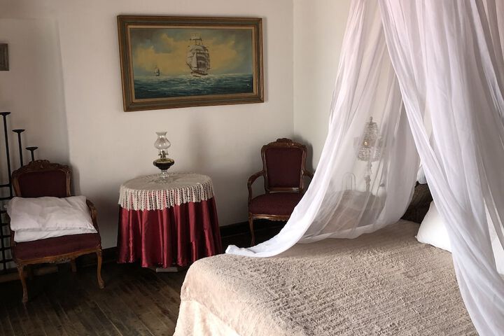 Room 3 of 28