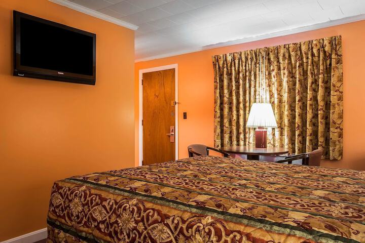 2 Queen Beds (2 of 11)