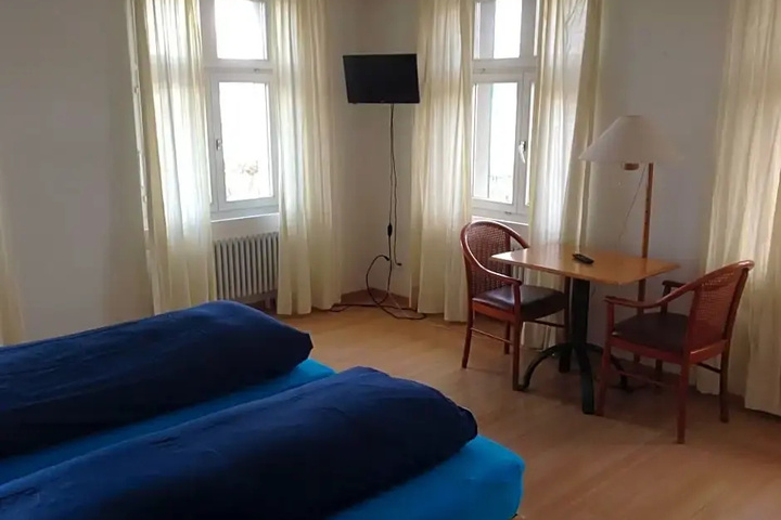 Room 2 of 22
