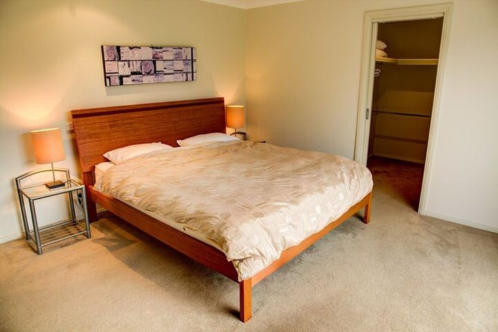 Room 5 of 13