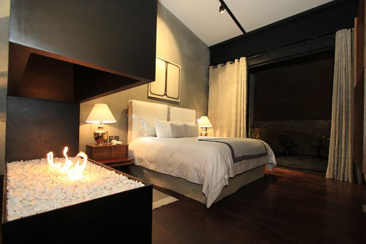 Room 8 of 52