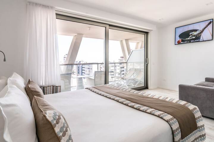 Room 33 of 71