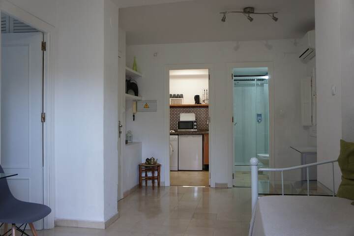 Room 17 of 39