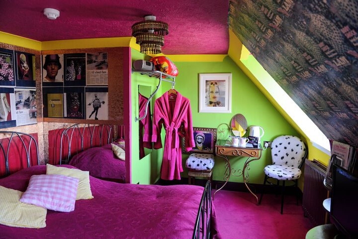 Room 106 of 272