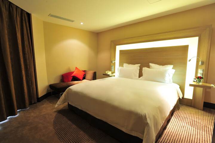 Room 7 of 36