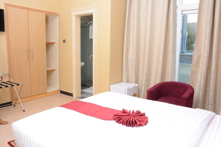 Room 6 of 43