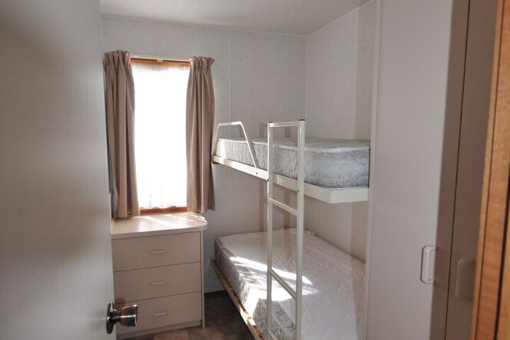 Room 9 of 42
