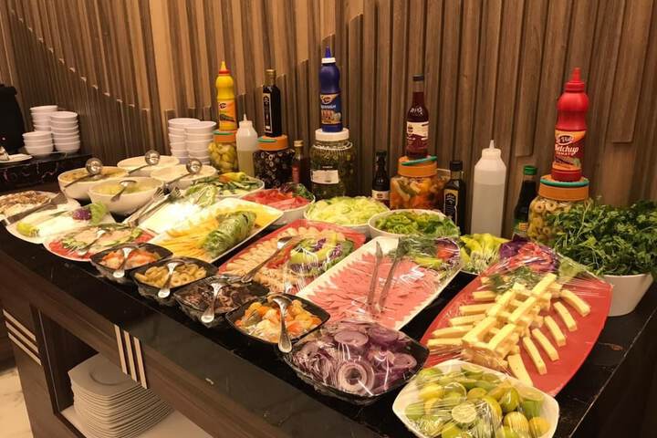 Dining 57 of 85