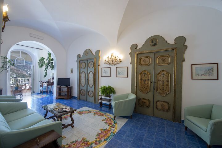 Entrance & Lobby