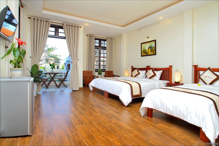 Room 10 of 29
