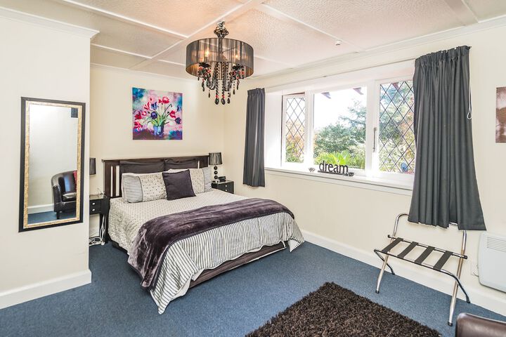 Room 10 of 44