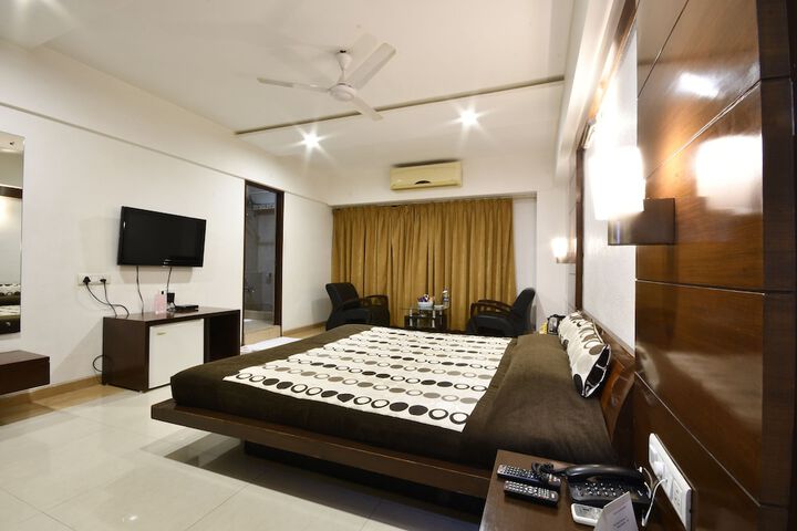 Room 18 of 37