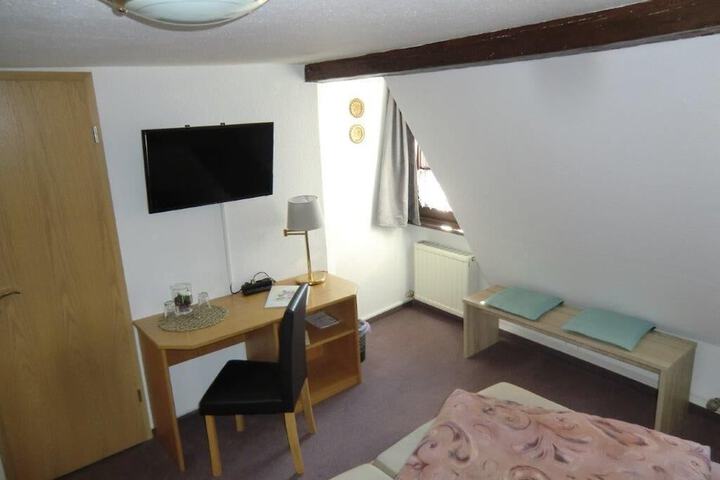 Room 28 of 50