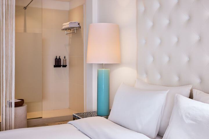 Room 93 of 159