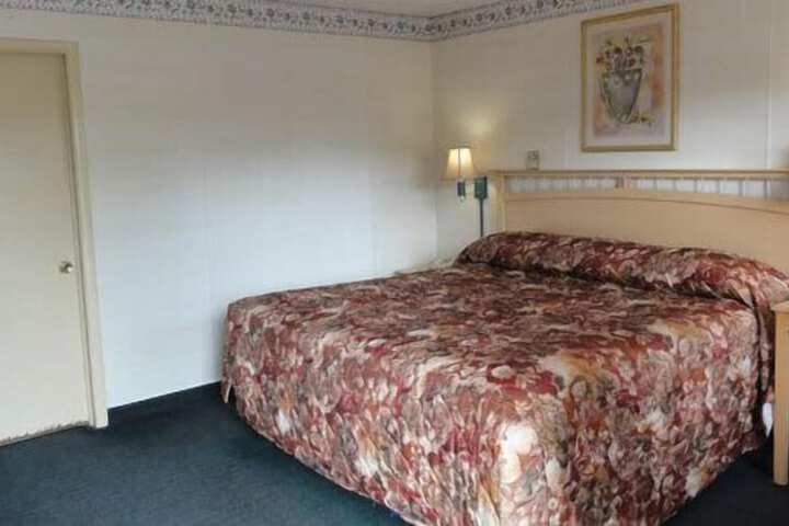 Room 6 of 30