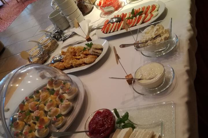 Breakfast area