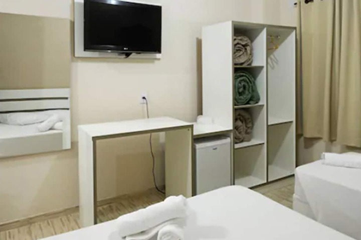 Room 4 of 34