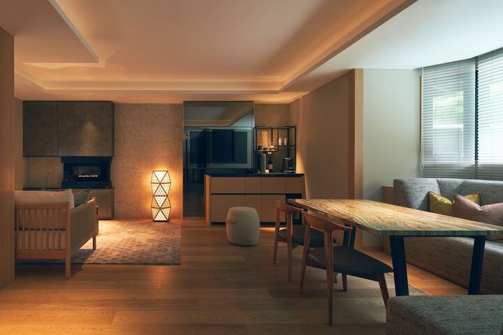 Room 3 of 65