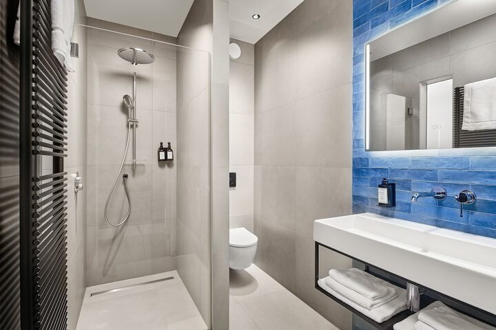 Room 15 of 25