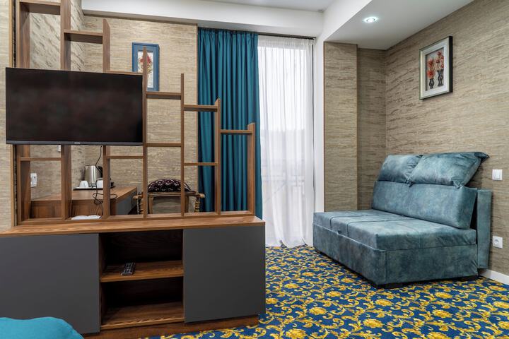 Room 12 of 23
