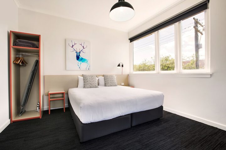 Room 4 of 43