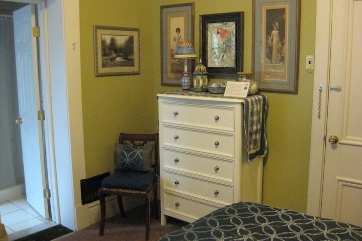Room 21 of 114