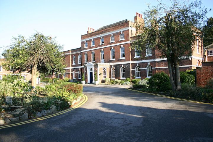 Hotel 74 of 76