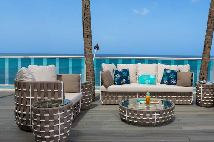 Sundeck 104 of 110