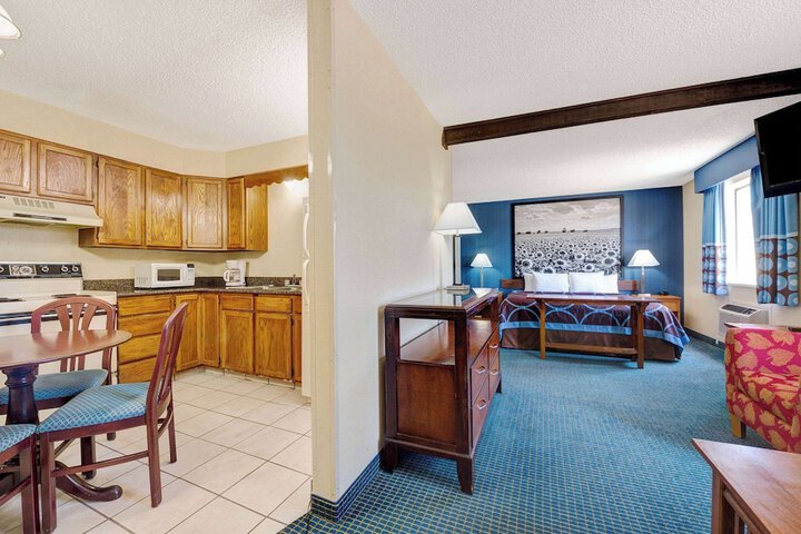 Room 15 of 23