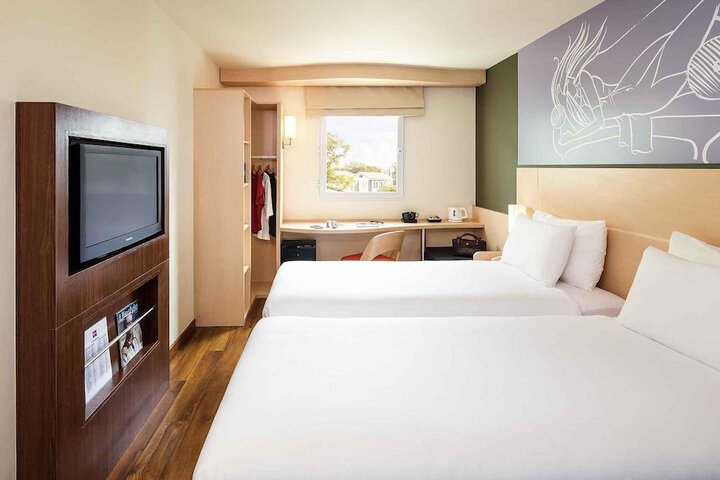 Room 9 of 23