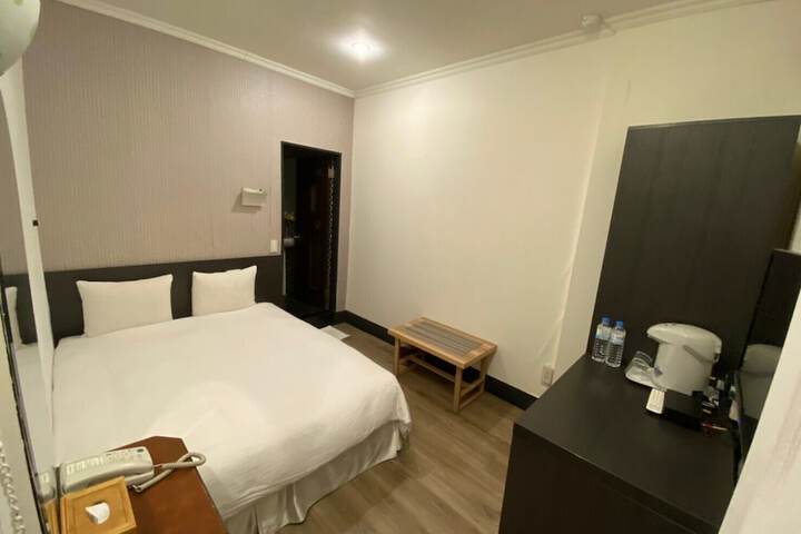 Room 7 of 17