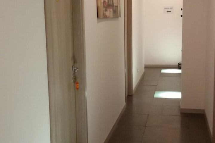 Ballroom/Hall 35 of 36