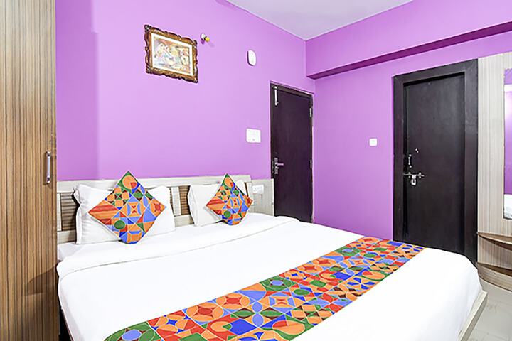 Room 8 of 28