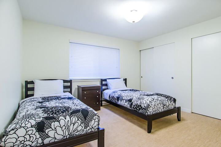 Room 9 of 17