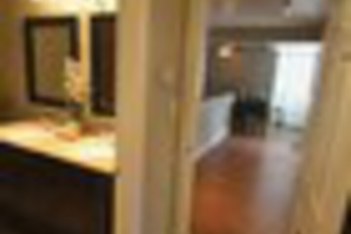 Room 53 of 828