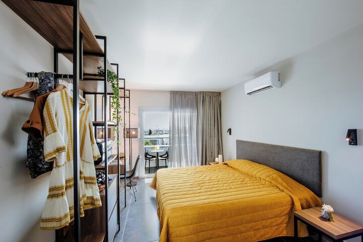 Room 43 of 91