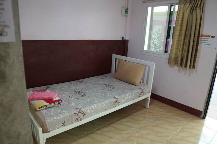 Room 10 of 36
