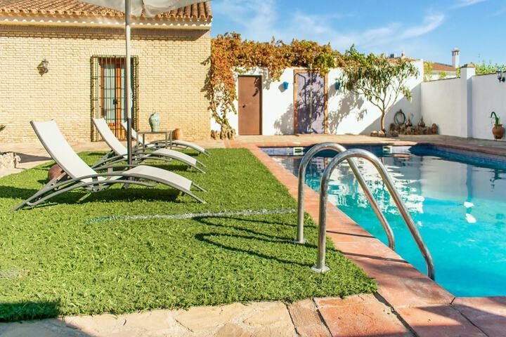Pool 27 of 44