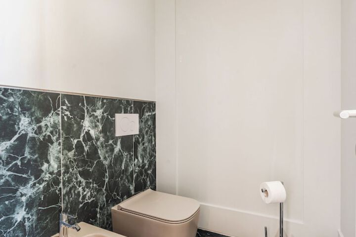 Room 16 of 23