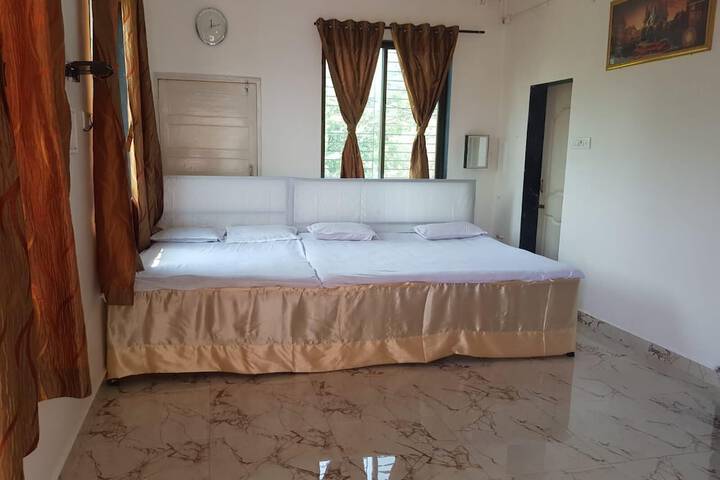 Room 12 of 47