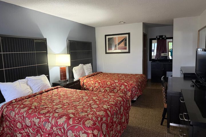Room 4 of 6