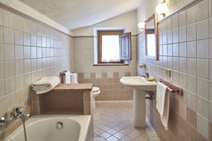 Room 3 of 41