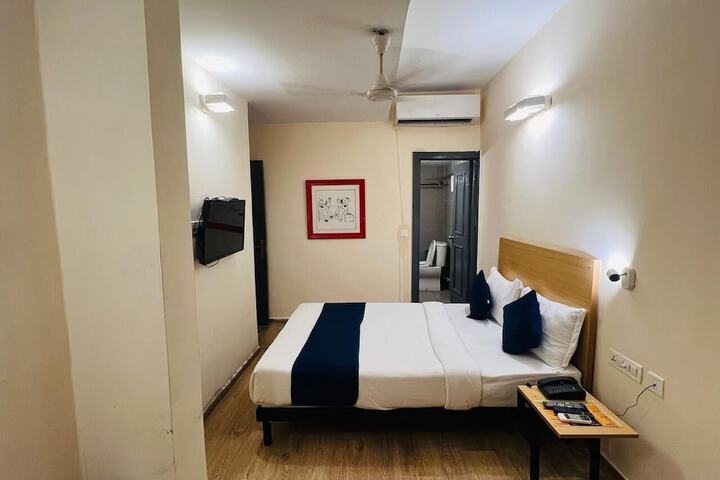 Room 10 of 15
