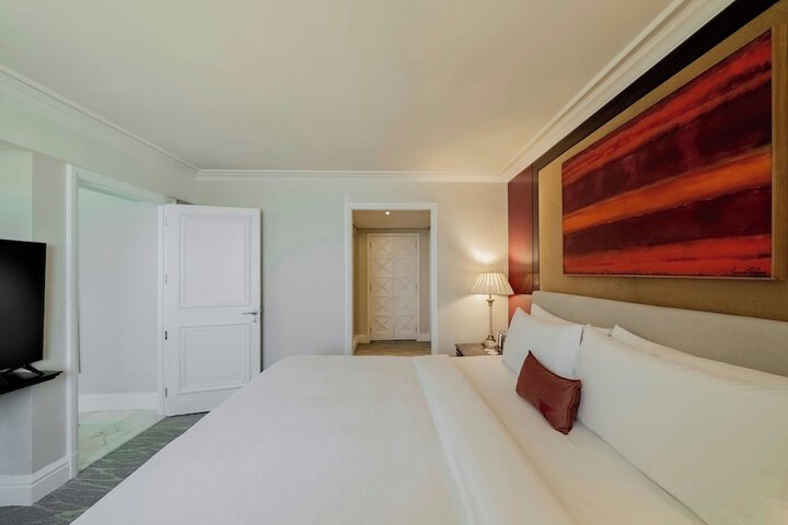 Room 32 of 150