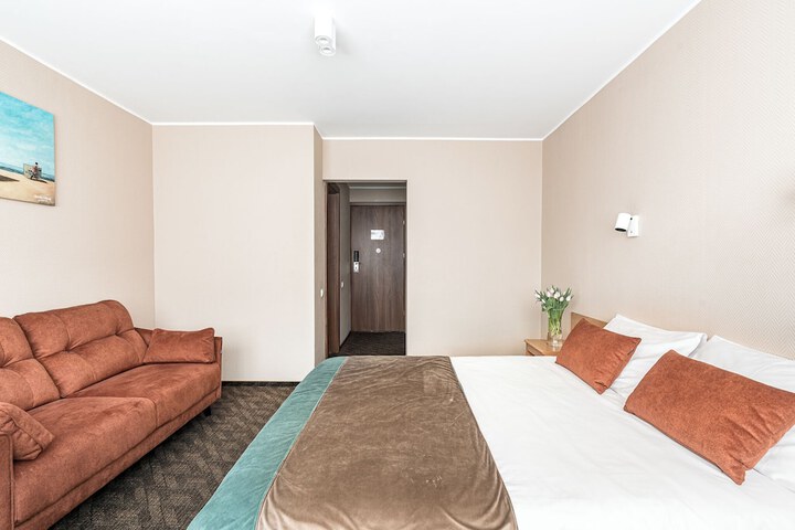 Room 38 of 77
