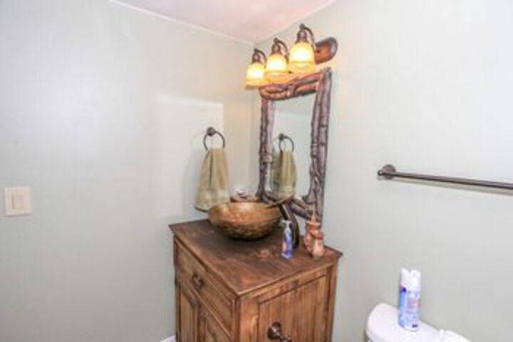 Room 4 of 62