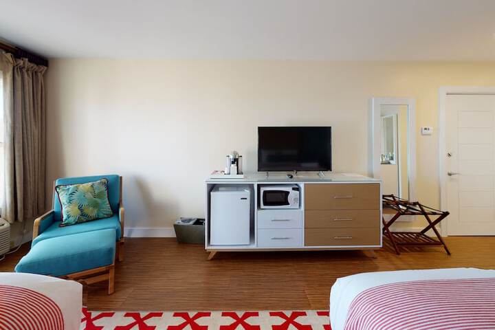 Room 13 of 80