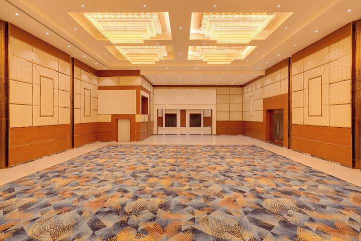 Ballroom/Hall 38 of 42