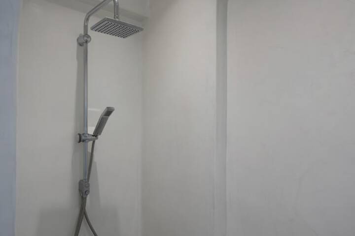 Room 47 of 83