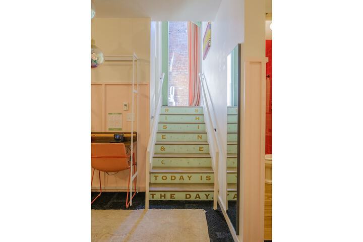 Room 122 of 203